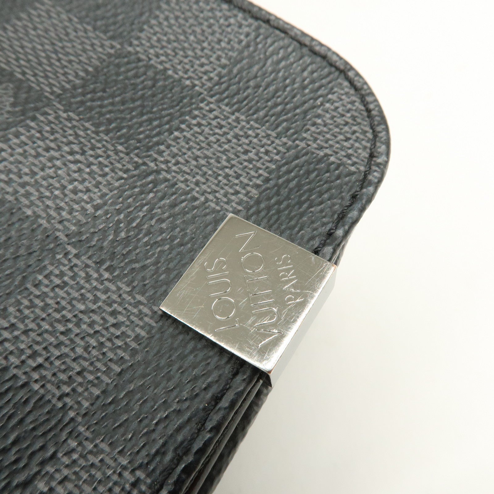 Louis Vuitton Damier Graphite District PM NM Crossbody Bag N41028