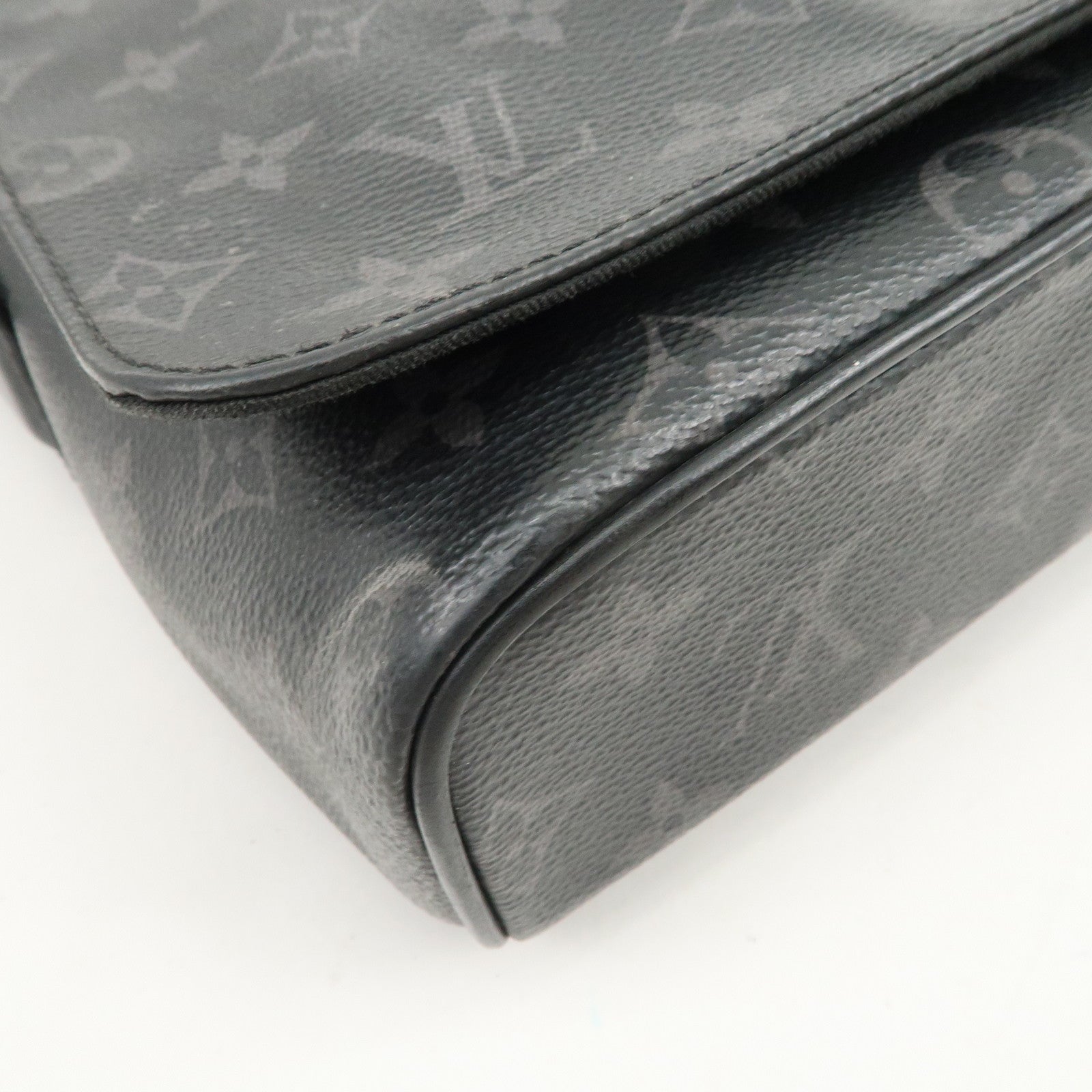 Louis Vuitton Monogram Eclips District PM Messenger Bag M45272