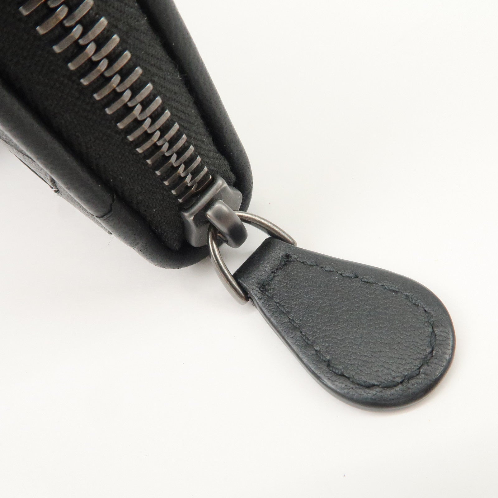 BOTTEGA VENETA Intrecciato Leather Round Zippy Coin Case 114075