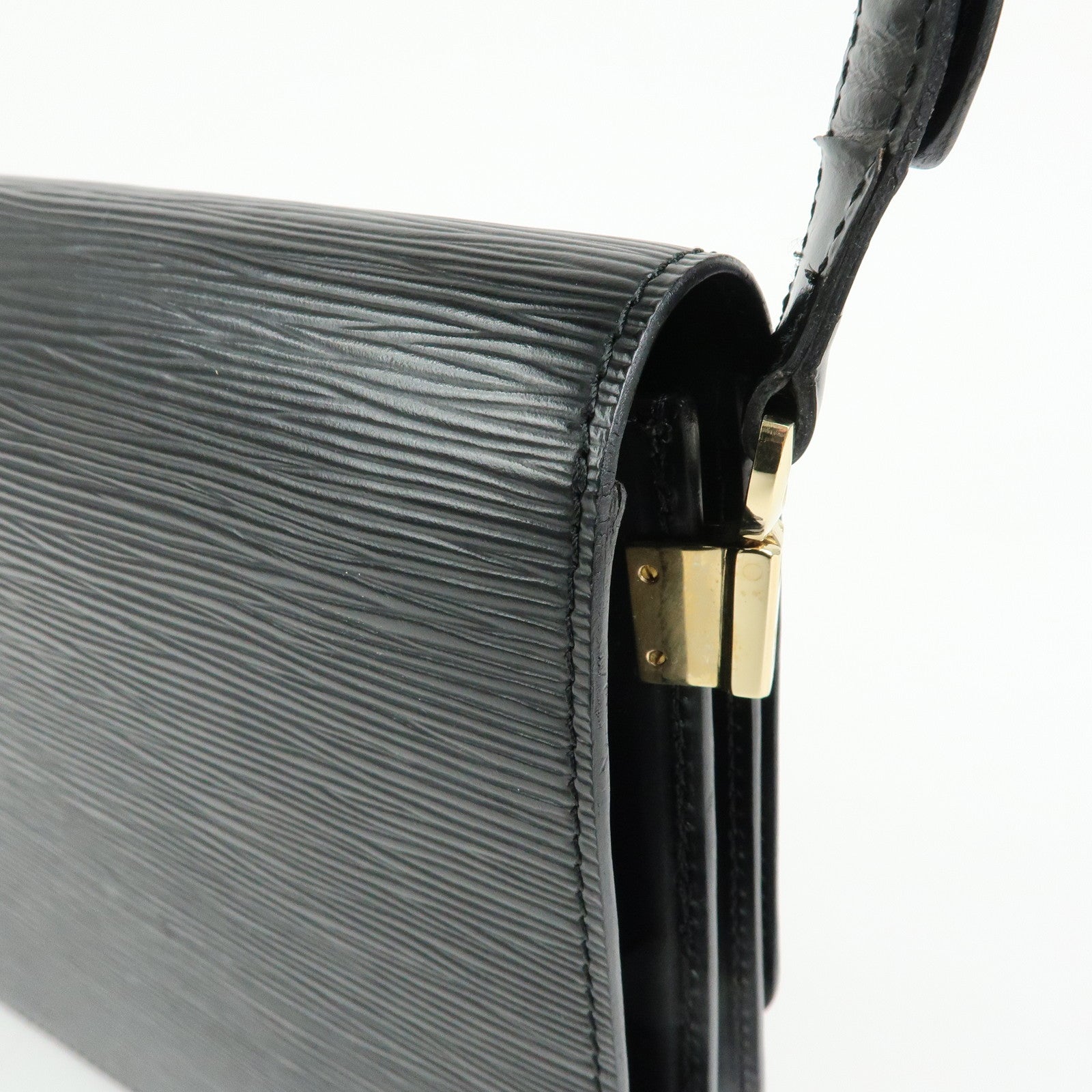 Louis Vuitton Epi Freerun Leather Shoulder Bag Noir Black M52402