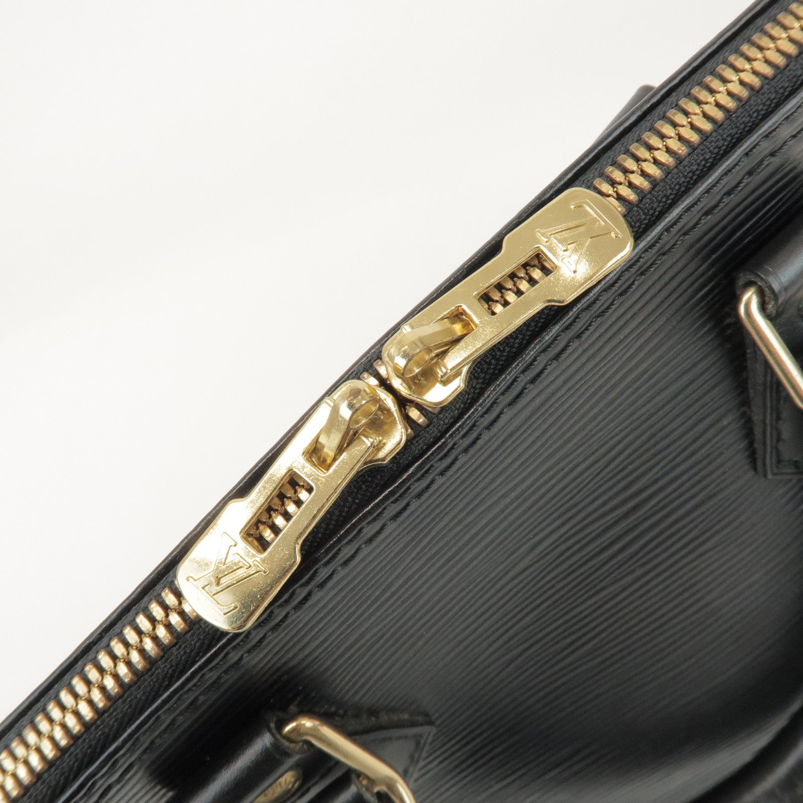 Louis Vuitton Epi Alma 2Way Hand Bag Shoulder Bag Noir Black M52142