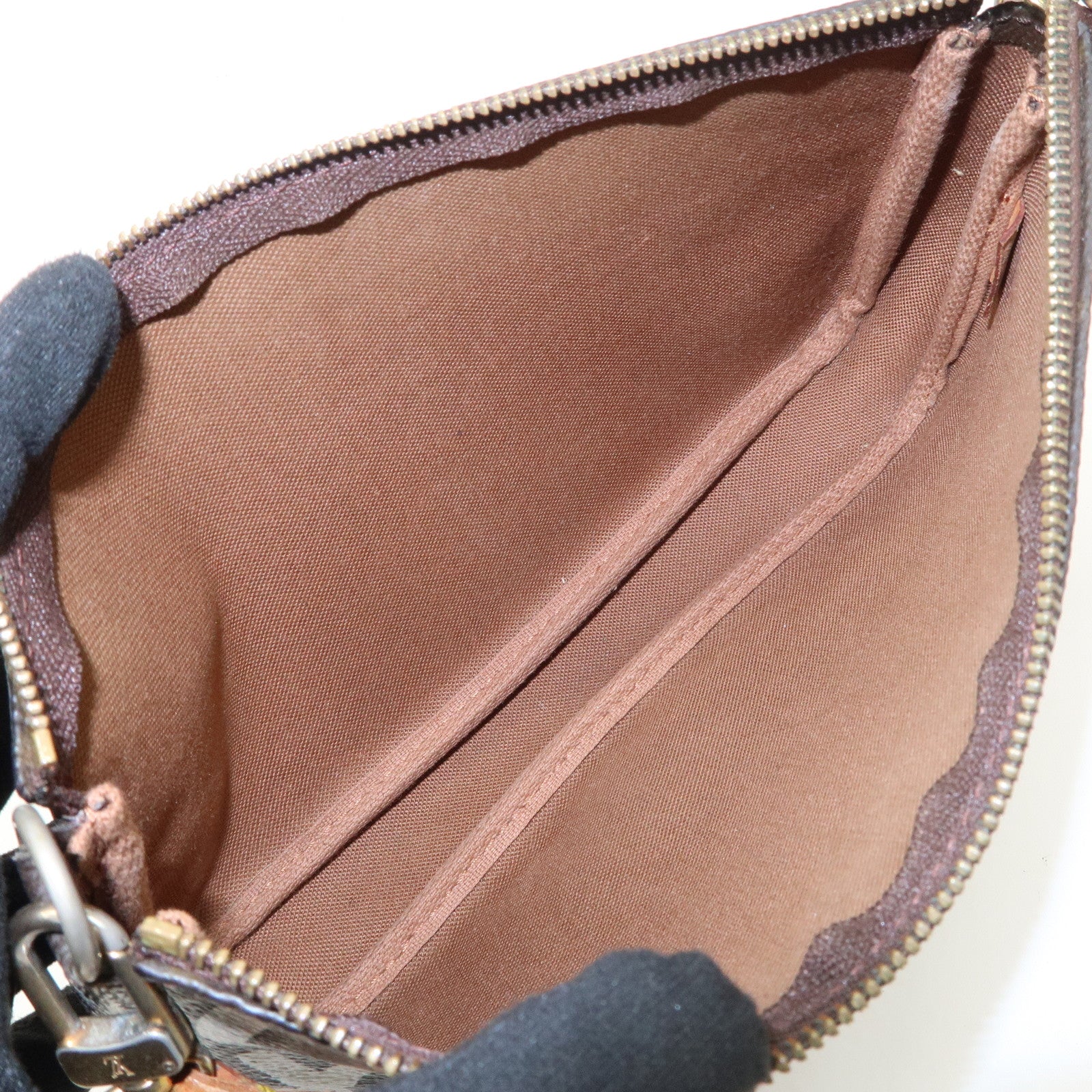 Louis Vuitton Monogram Graffiti Pochette Accessoires M92192