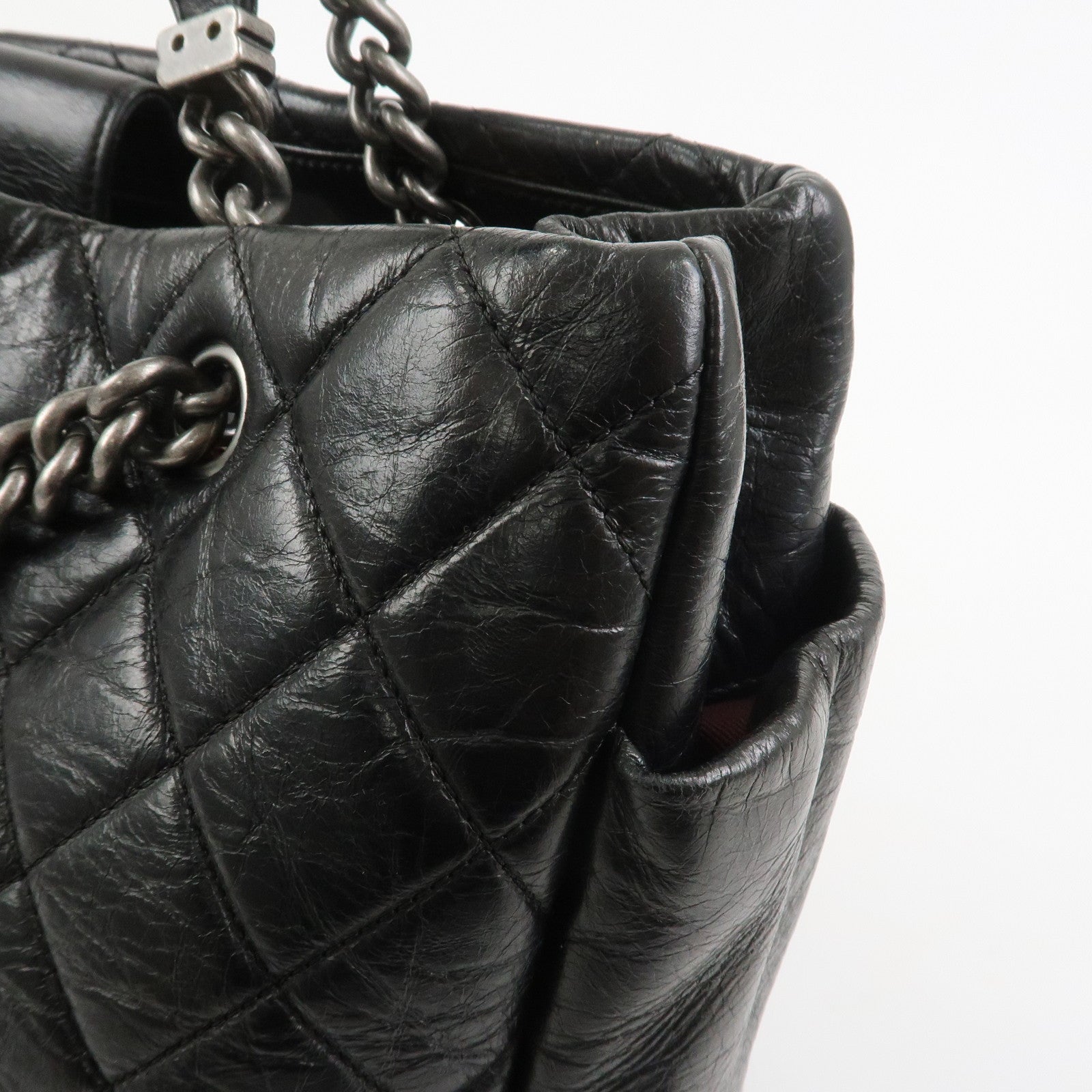 CHANEL Matelasse Calf Leather Chain Tote Bag Black