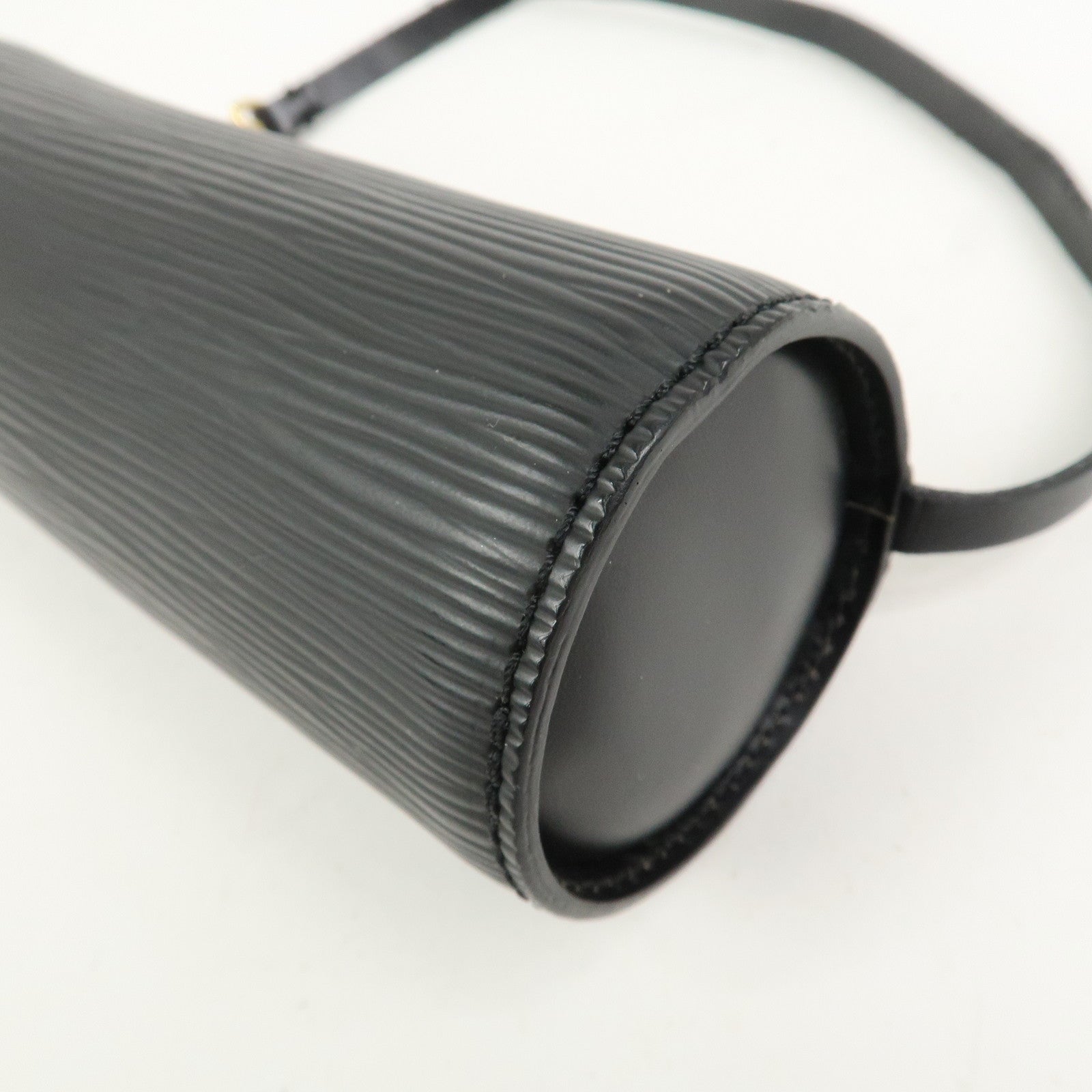 Louis Vuitton Epi Leather Mini Pouch For Soufflot Hand Bag Noir