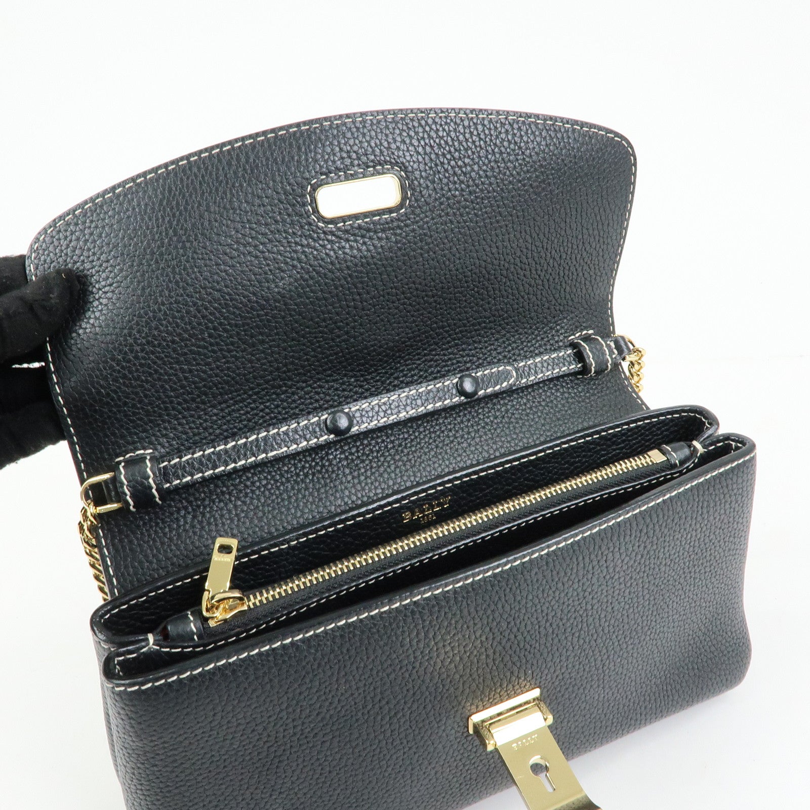 BALLY LEENA 2Way Lock Me Chain Shoulder Crossbody Clutch Bag Black