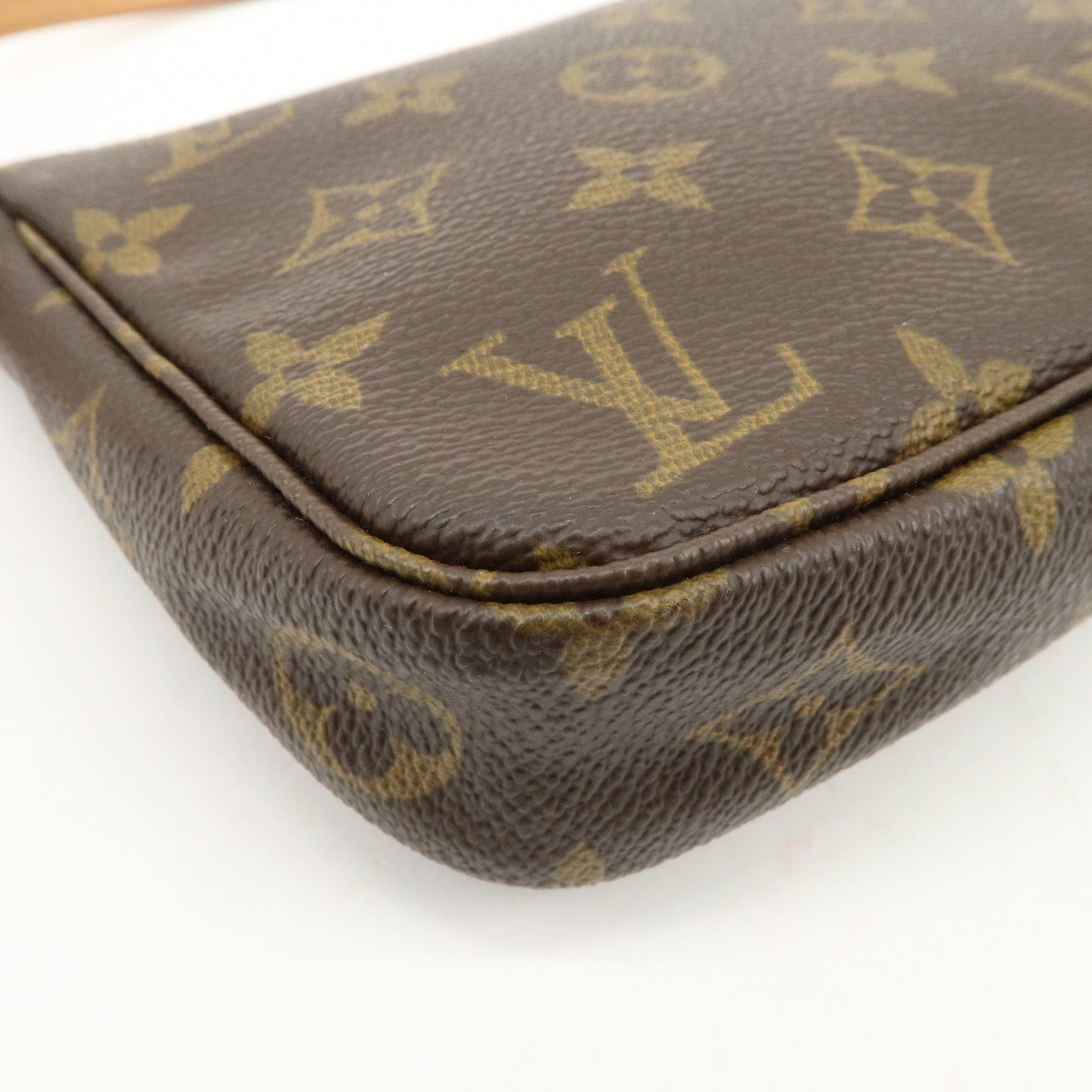 Louis Vuitton Monogram Pochette Accessoires Hand Bag Brown M51980