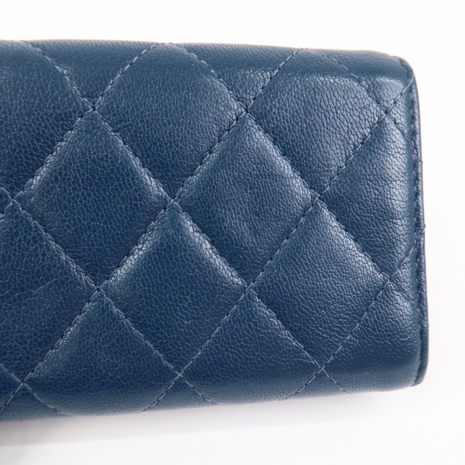 CHANEL COCO Mark Matelasse CHANEL19 Tri-fold Compact Wallet AP0727