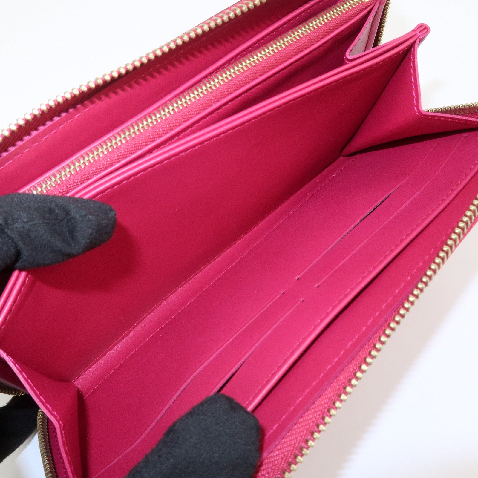 Louis Vuitton Monogram Vernis Round Zippy Wallet Rose Indien M91597