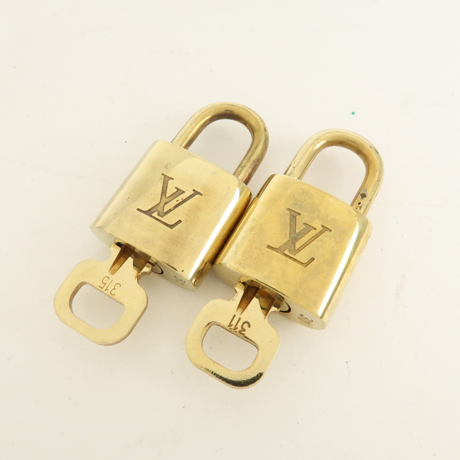 Louis Vuitton Set of 10 Lock & Key Cadena Key Lock Metal Gold Used
