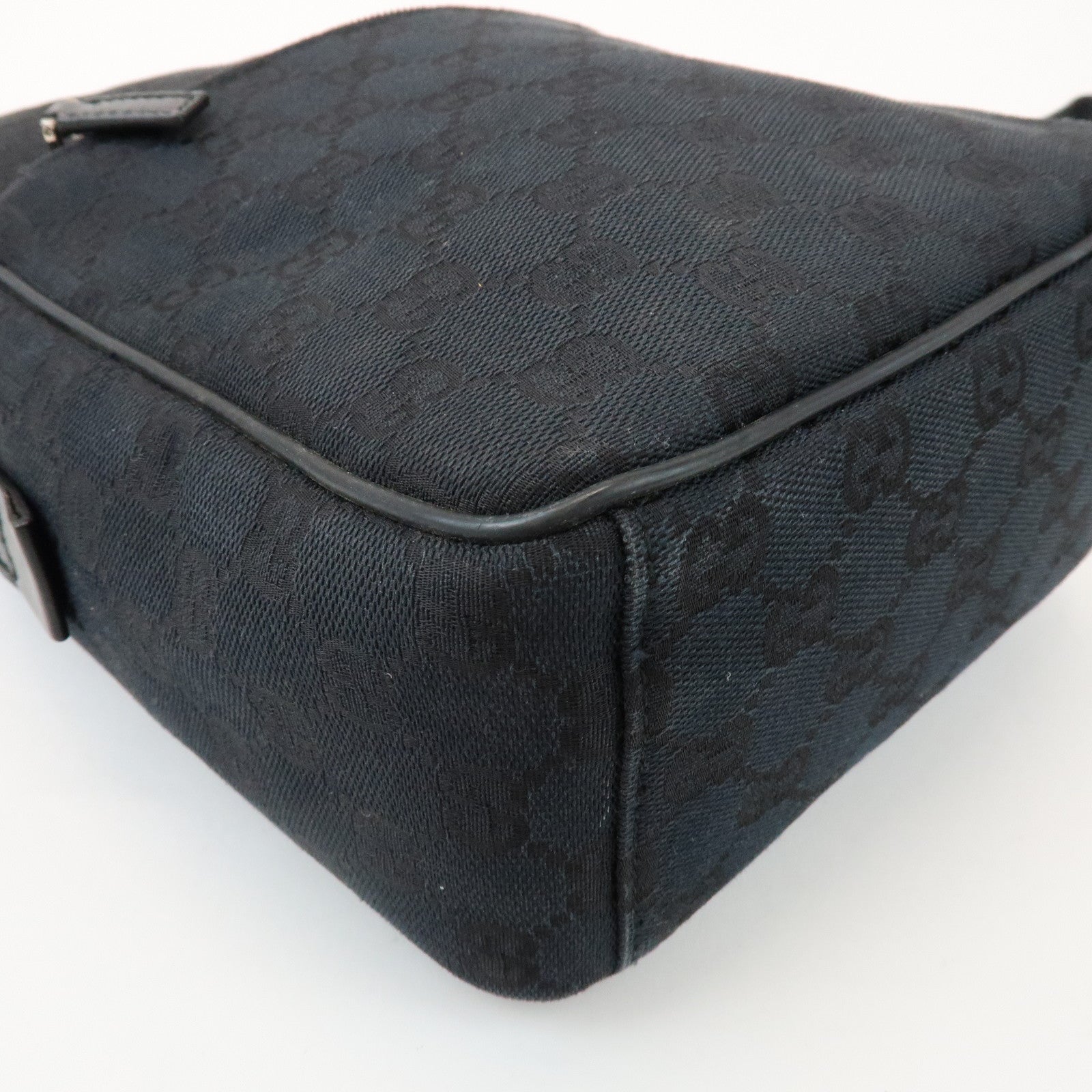 GUCCI GG Canvas Leather Shoulder Bag Black 018.1612.200047