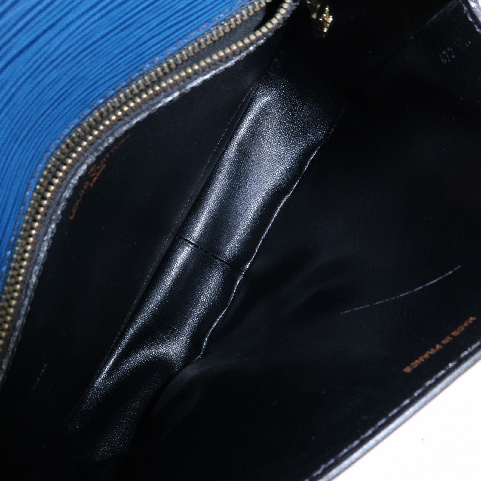 Louis Vuitton Epi Saint Cloud Shoulder Bag Toledo Blue M52195