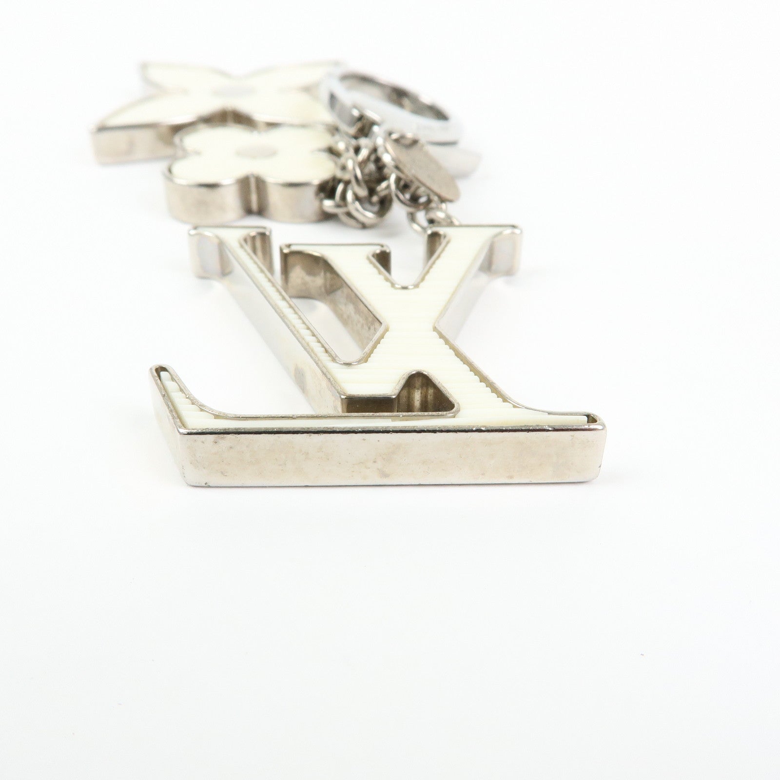 Louis Vuitton Bijoux Sac Fleur de Epi Bag Charm Silver White M65085