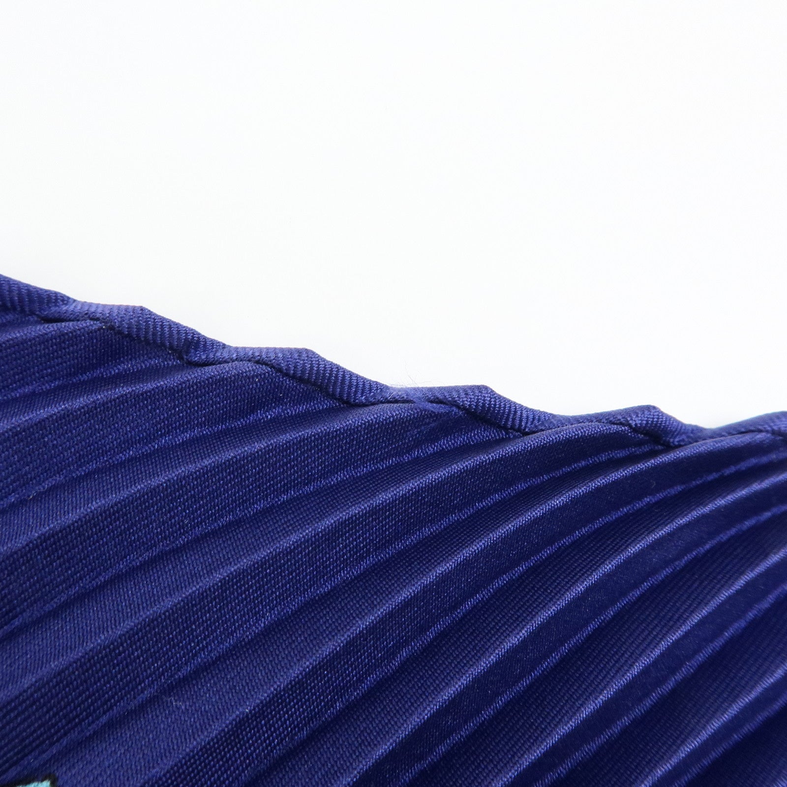HERMES Pleated Carre 90 Silk 100% Scarf Jardin Creole Navy