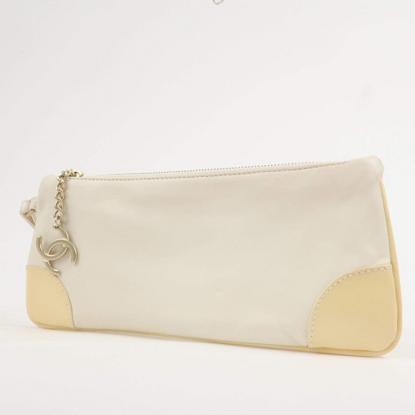 CHANEL Camellia Leather Patent Leather Clutch Bag Wrist Bag Ivory