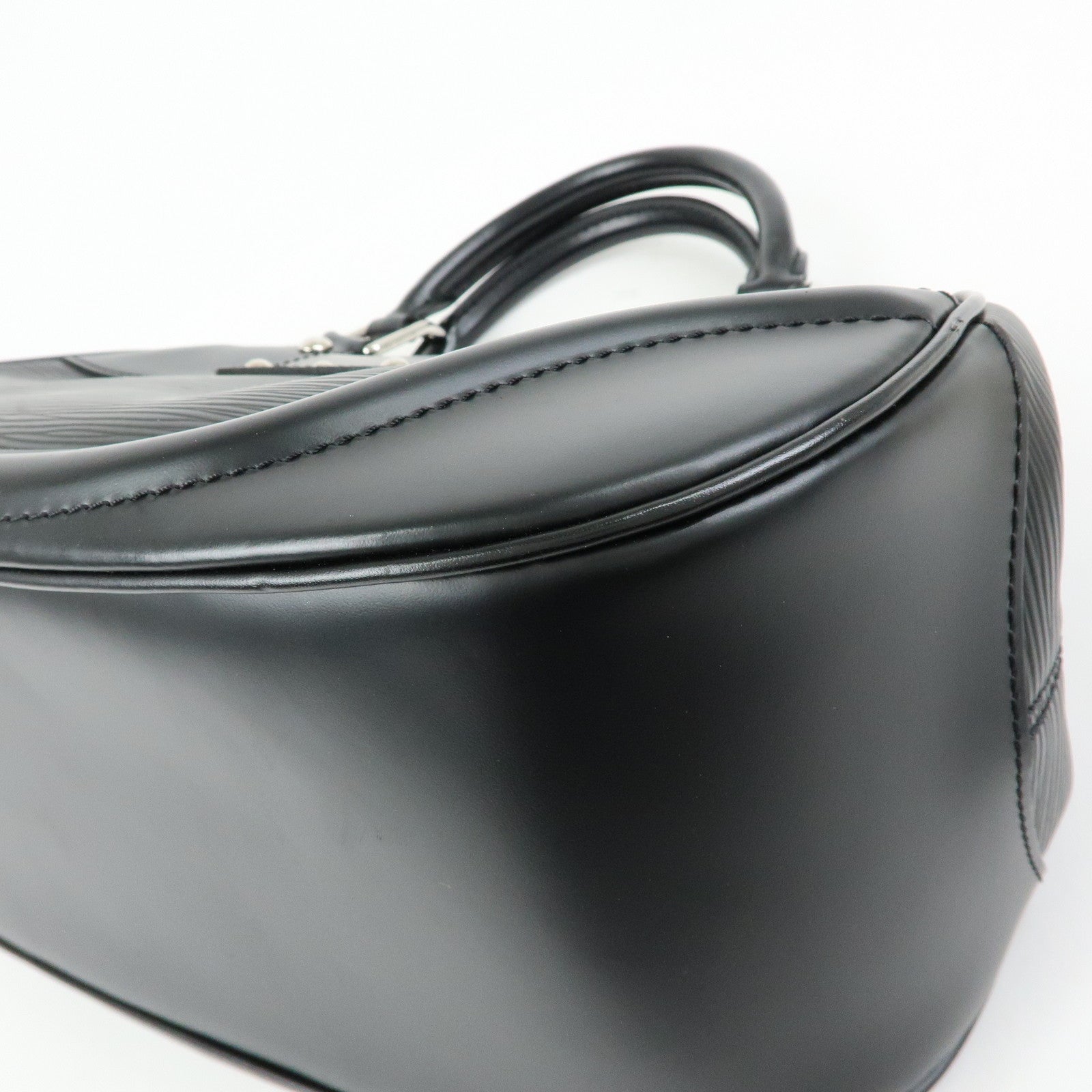 Louis Vuitton Epi Leather Sac Montaigne Hand Bag Noir M59302