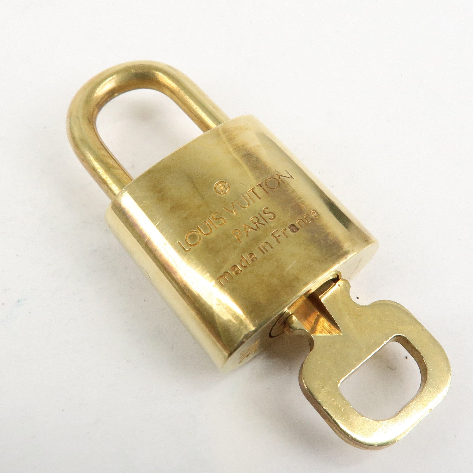 Louis Vuitton Set of 10 Lock & Key Cadena Key Lock Metal Gold