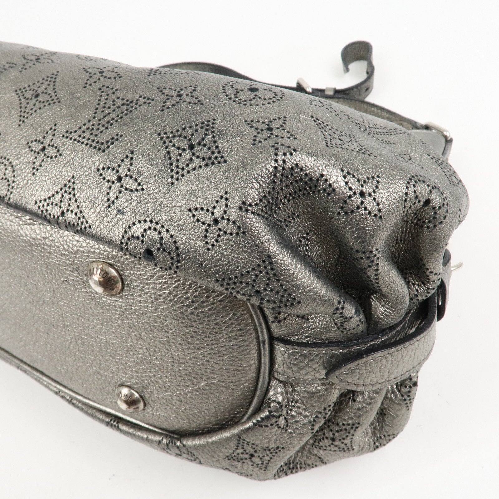 Louis Vuitton Monogram Mahina XS Shoulder Bag Argent M95718
