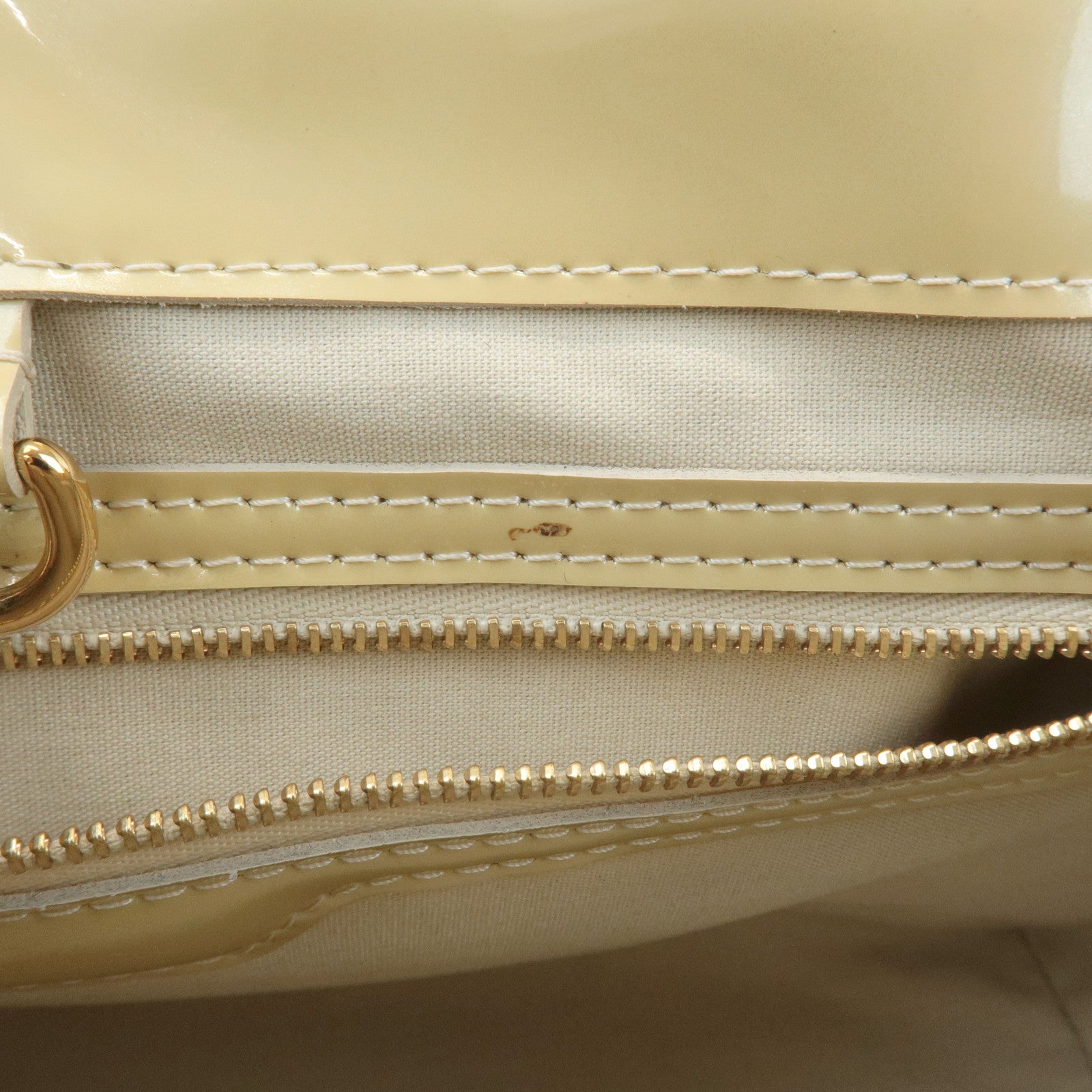 Louis Vuitton Monogram Vernis Wilshire PM Hand Bag Blanc Corail M91452 Used