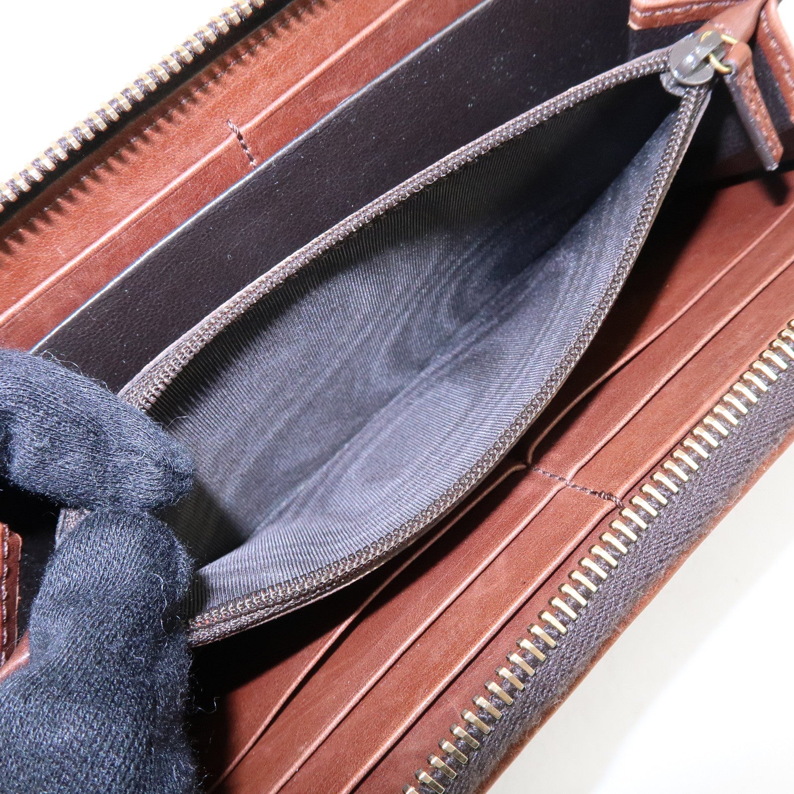 GUCCI Leather Round Zippy Long Wallet Studs Brown Gold 264733