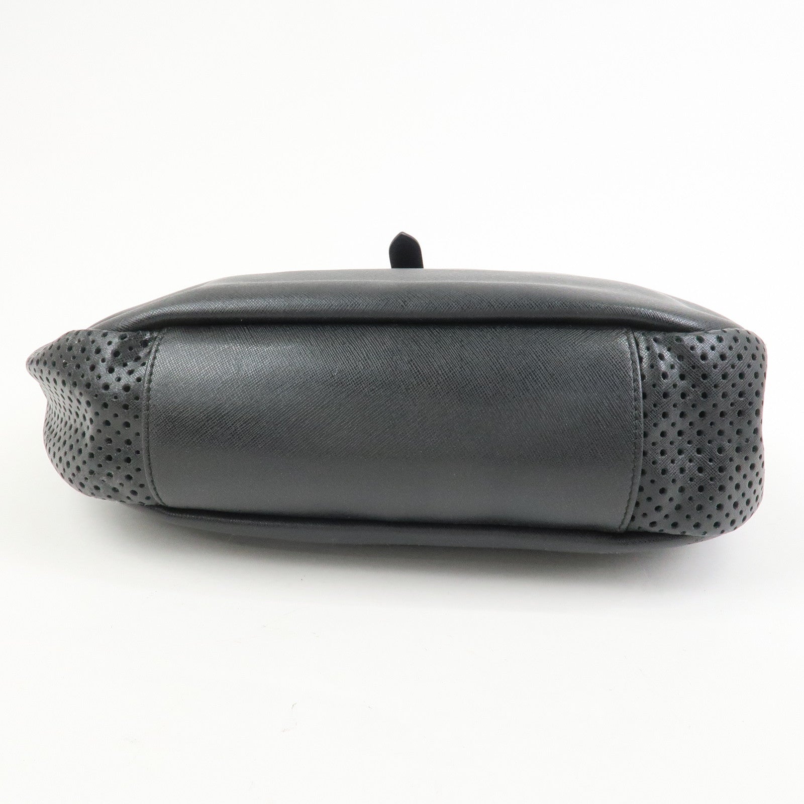 Ferragamo Gancini Leather Shoulder Bag Hand Bag Black EE-21 C660