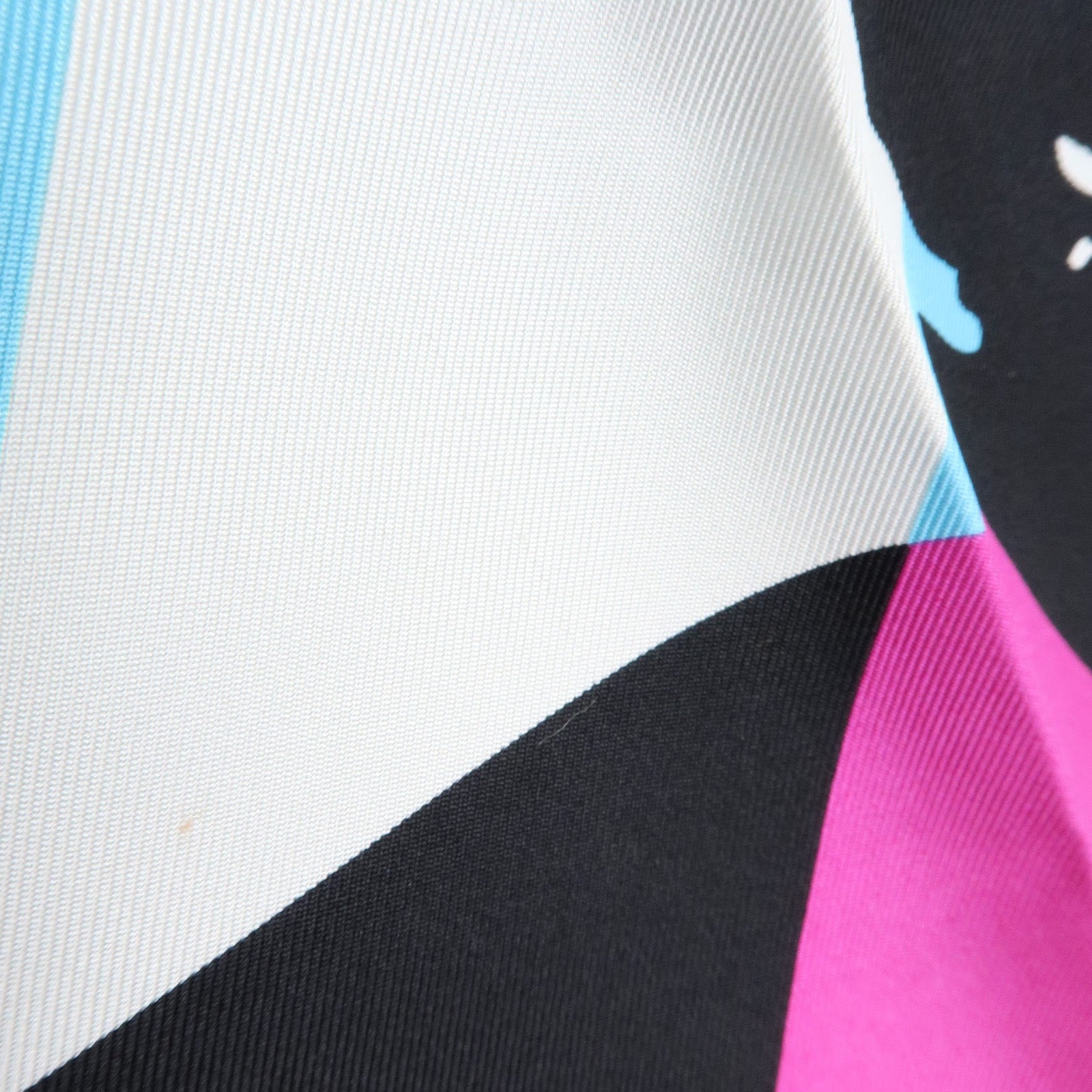 Christian Dior Silk 100％ Zebra Scarf Shawl Light Blue Pink