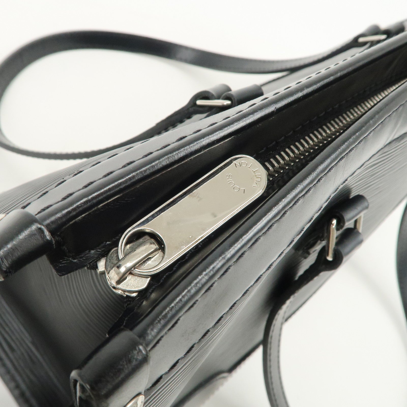 Louis Vuitton Epi Leather Madeleine PM Hand Bag Noir Black M59332