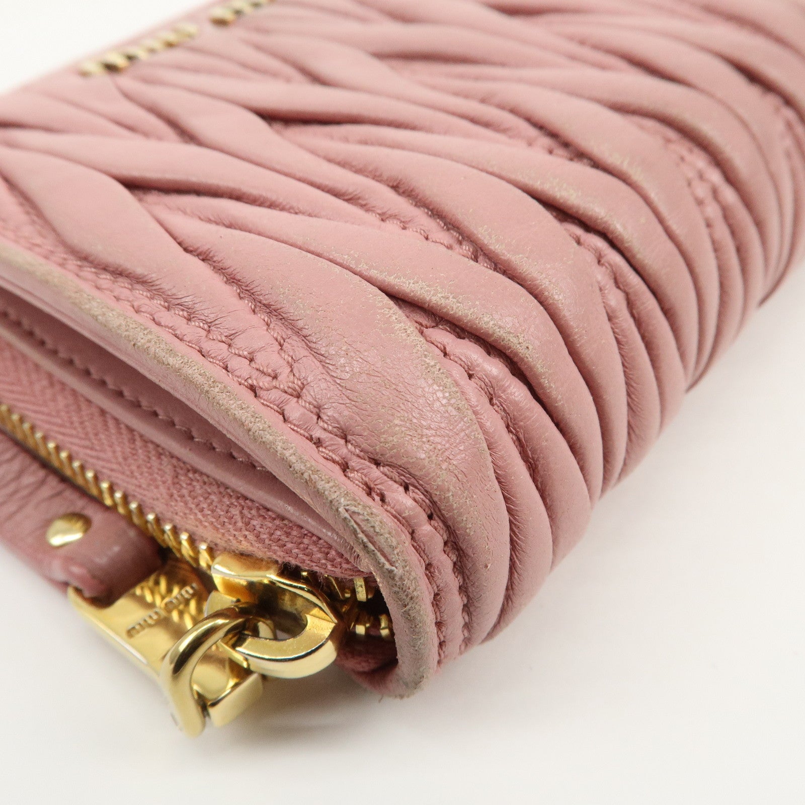 MIU MIU Matelasse Round Zippy Compact Wallet Pink 5ML522
