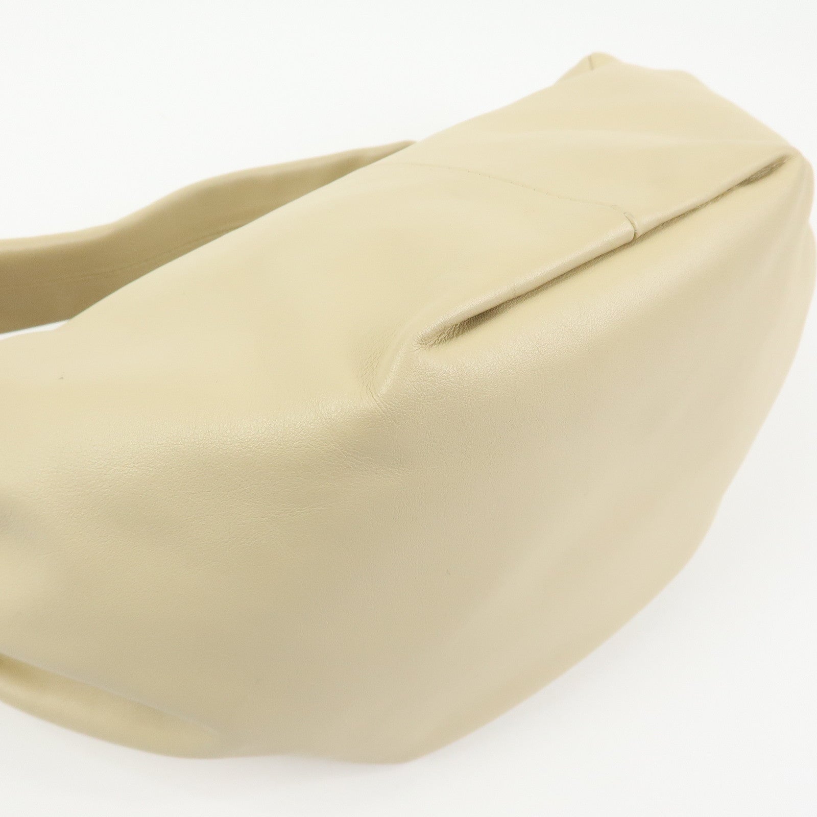 BOTTEGA VENETA Double Knot Lamb Skin Hand Bag Beige 629635