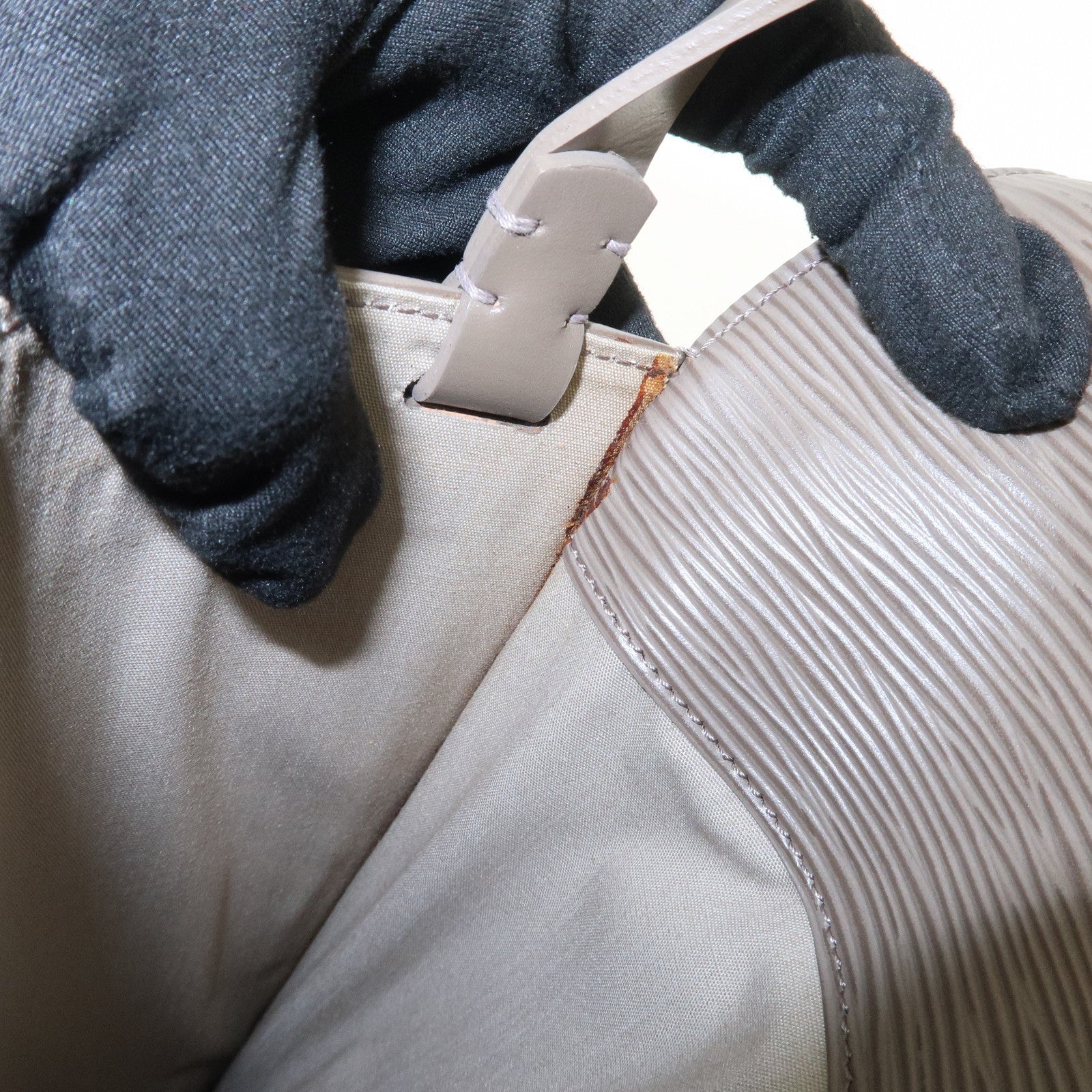 Louis Vuitton Epi Leather Ramatuelle Shoulder Bag Pepper M5247C