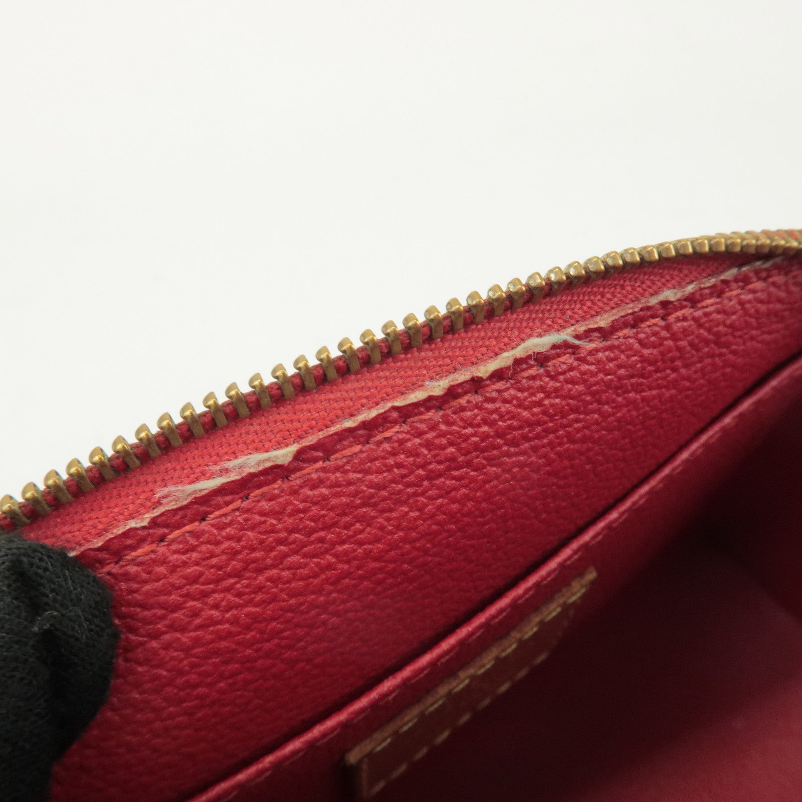 Louis Vuitton Monogram Vernis Leather Cosmetic Pouch Rose M90009