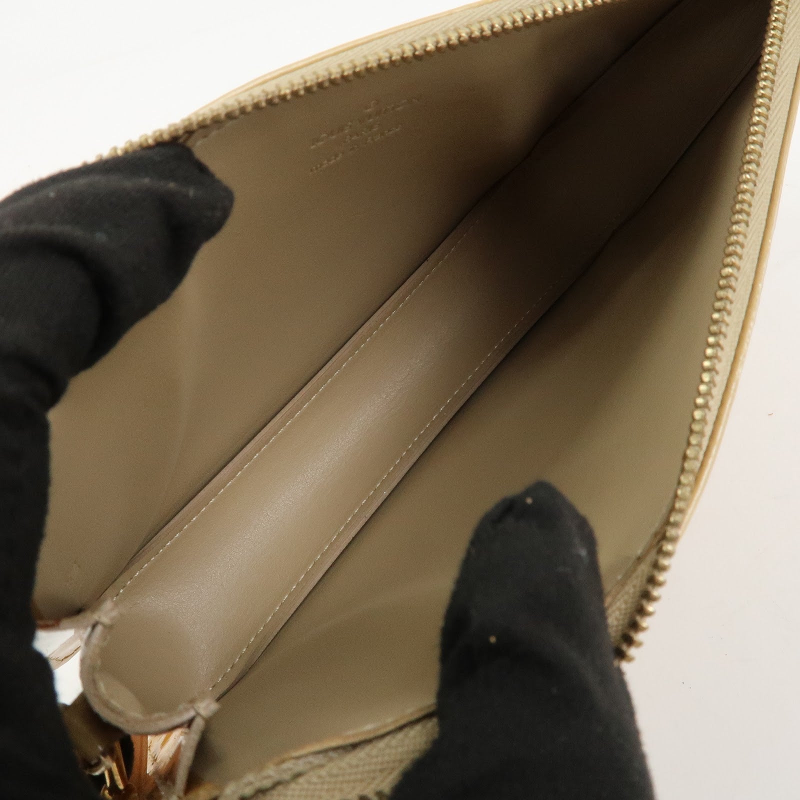 Louis Vuitton Monogram Vernis Lexington Accessoires Pouch M91010