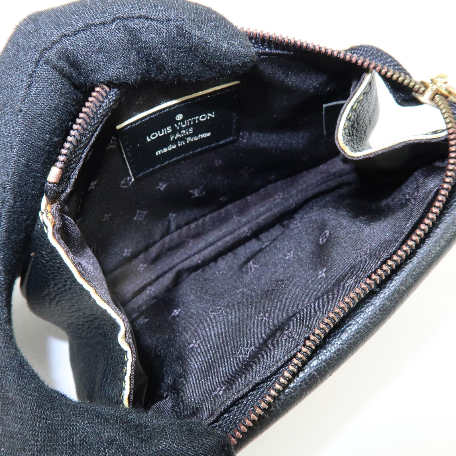 Louis Vuitton Suhari Mignon Leather Pouch Noir Black M91780