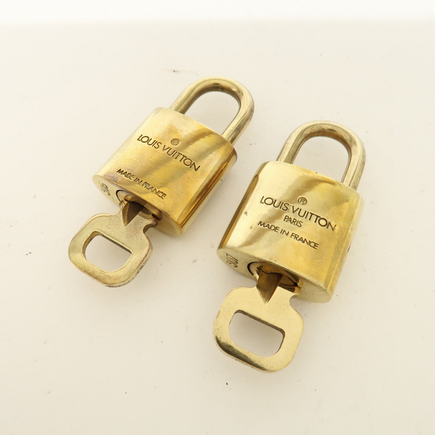 Louis Vuitton Set of 10 Lock & Key Cadena Key Lock Gold