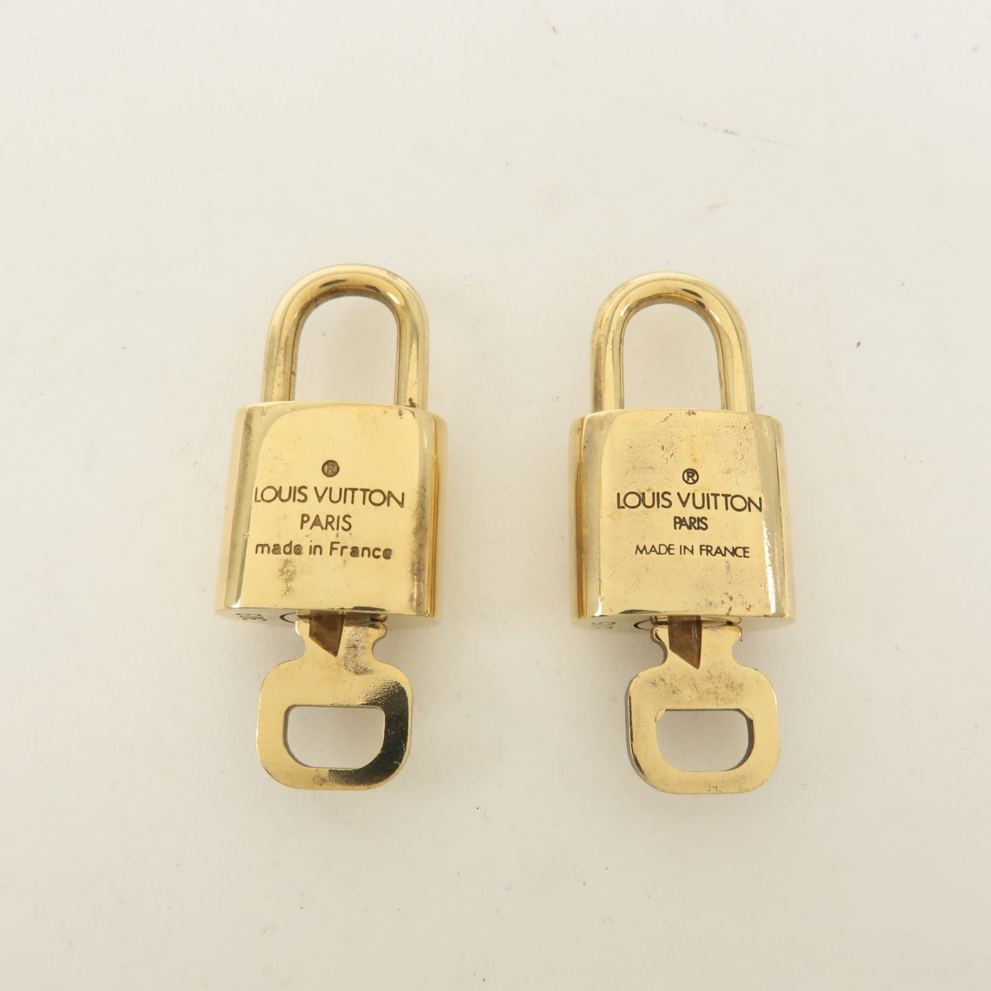 Louis Vuitton Set of 10 Lock & Key Cadena Key Lock Gold