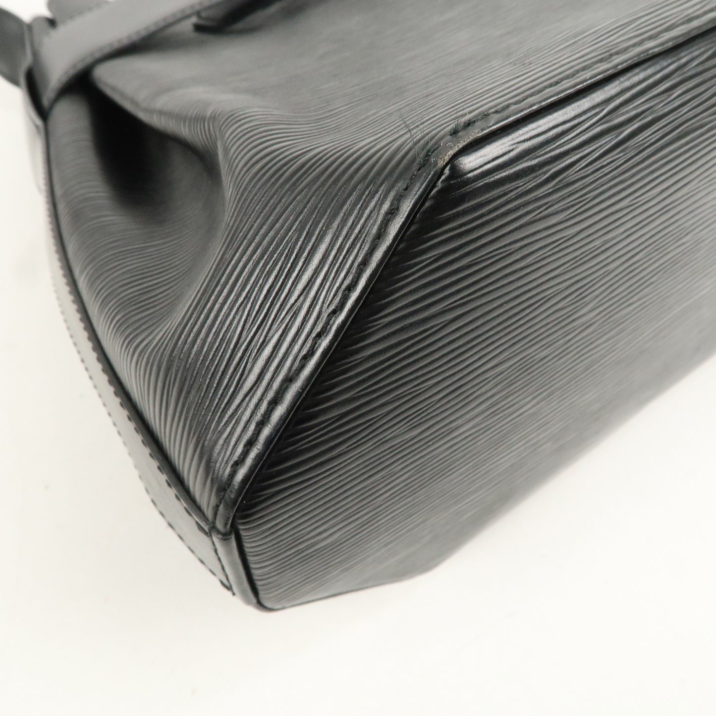 Louis Vuitton Epi Sac D'epaule PM Bucket Bag Noir Black M80157