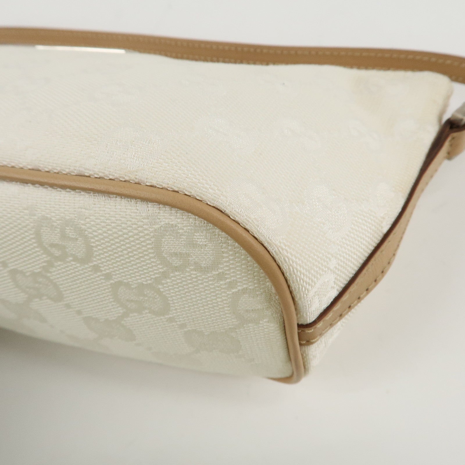 GUCCI Boat Bag GG Canvas Leather Hand Bag White Beige 039.1103 Used