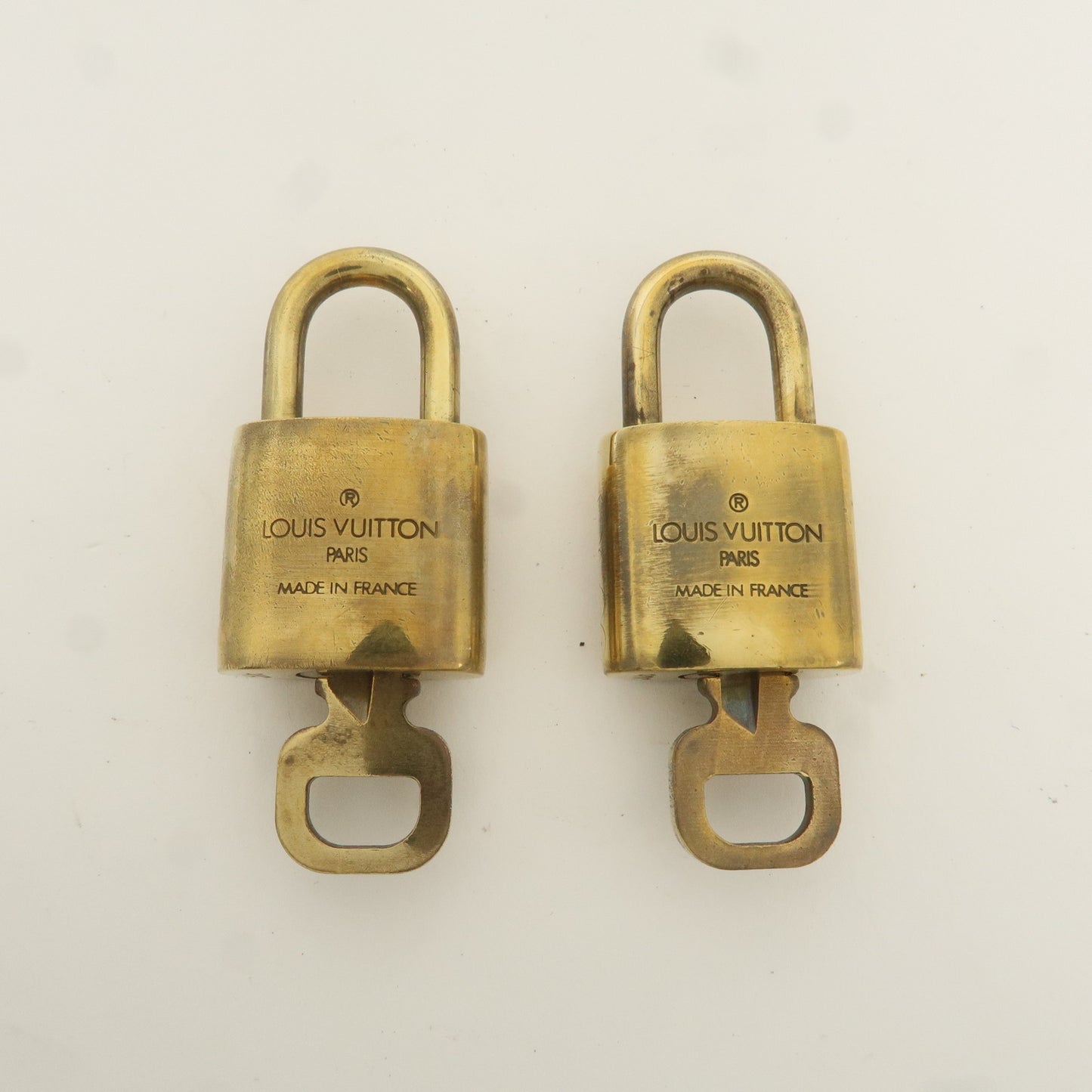 Louis Vuitton Set of 10 Lock & Key Cadena Key Lock Gold