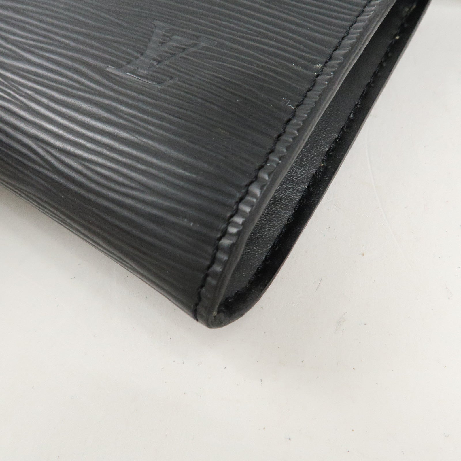 Louis Vuitton Epi Pochette Accessoires Pouch Noir Black M52942 Used