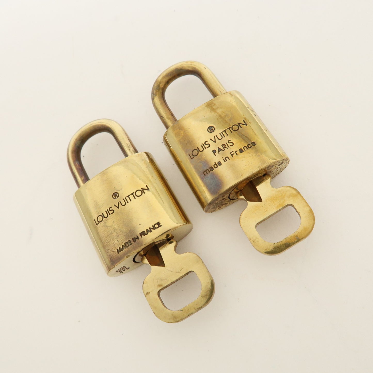 Louis Vuitton Set of 10 Lock & Key Cadena Key Lock Gold