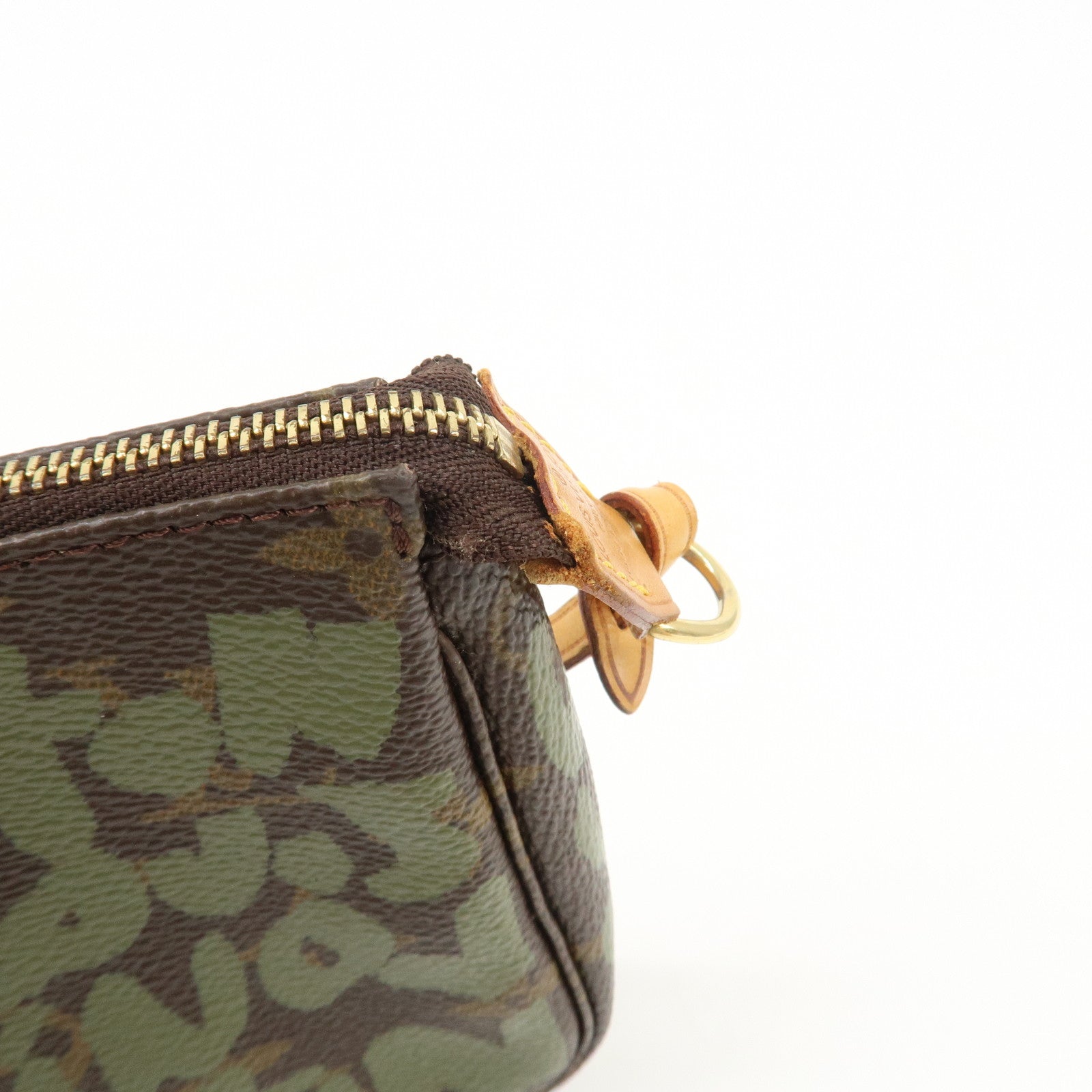 Louis Vuitton Monogram Graffiti Pochette Accessoires M92191