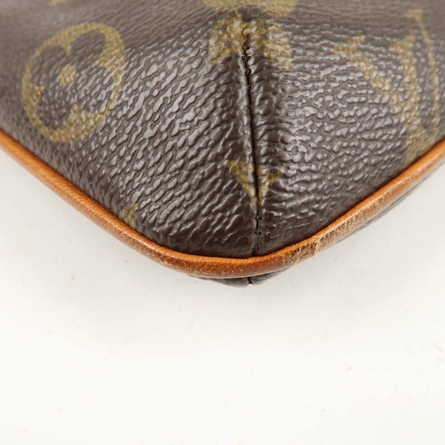 Louis Vuitton Monogram Partition Pouch Clutch Bag M51901