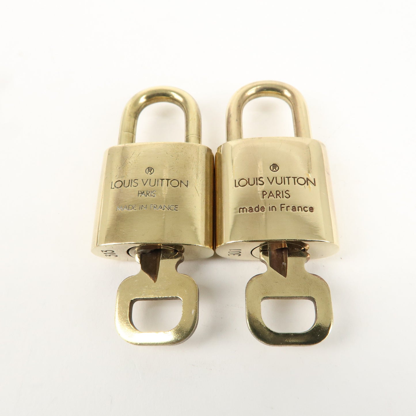 Louis Vuitton Set of 10 Lock & Key Cadena Key Lock Gold