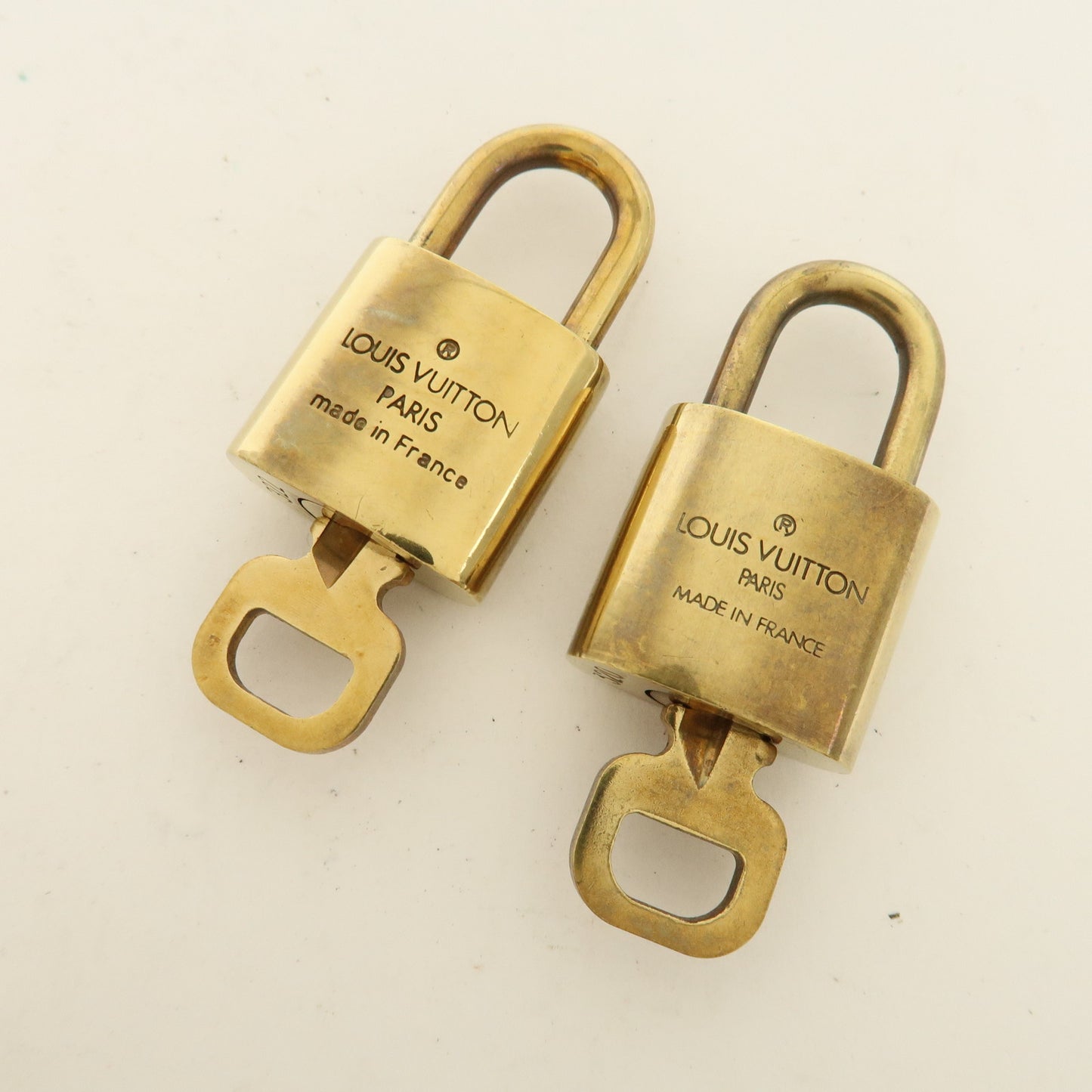 Louis Vuitton Set of 10 Lock & Key Cadena Key Lock Gold