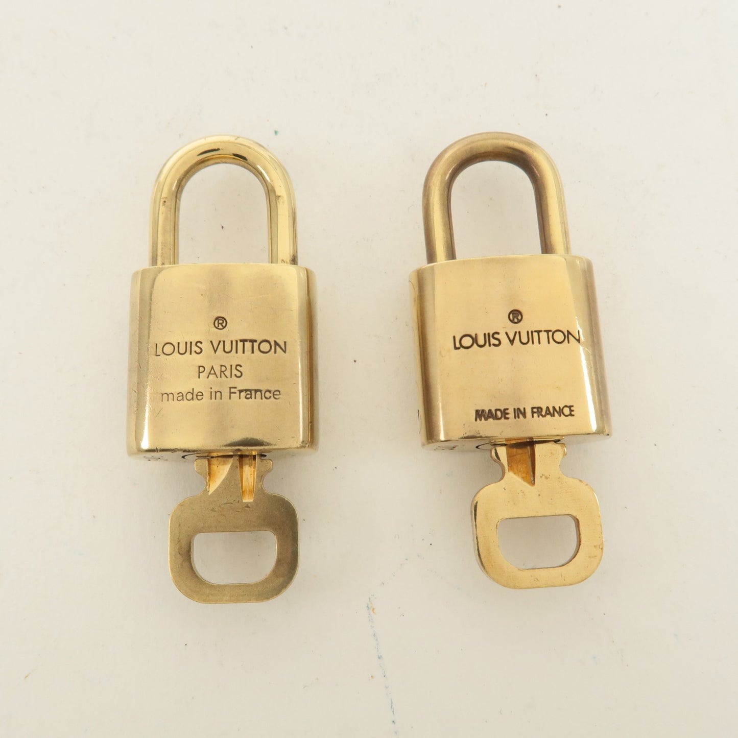 Louis Vuitton Set of 10 Lock & Key Cadena Key Lock Gold