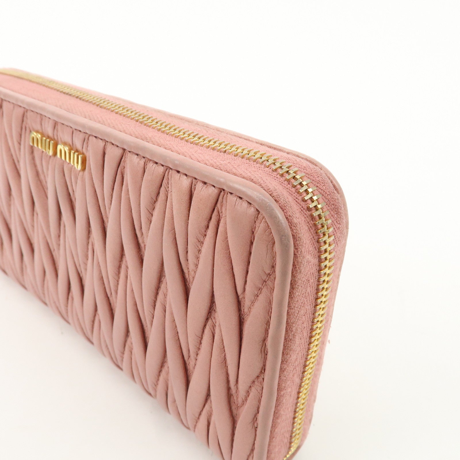 MIU MIU Matelasse Leather Round Zippy Long Wallet Pink 5ML506