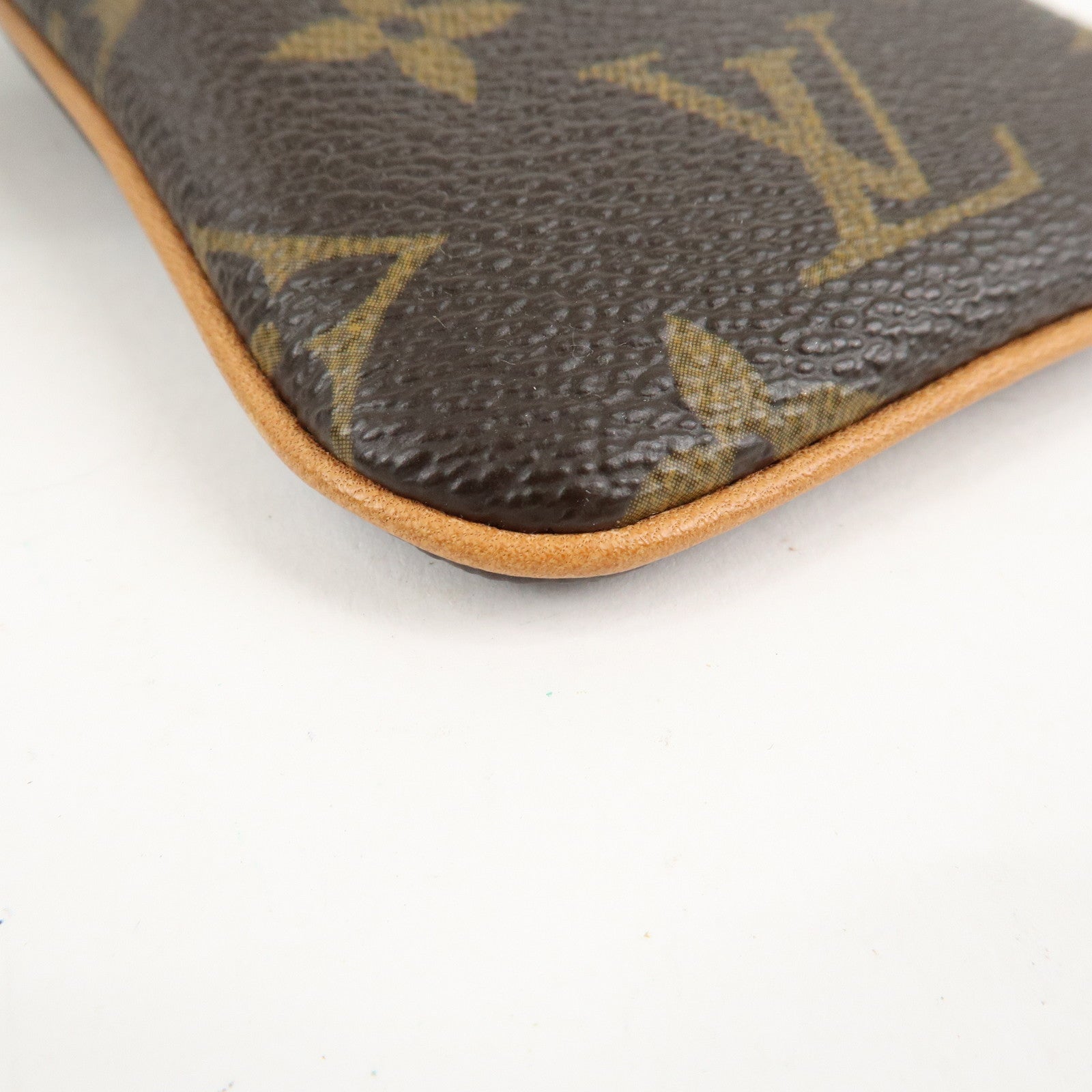 Louis Vuitton Monogram Etui Telefonne MM Brown M66546 Used