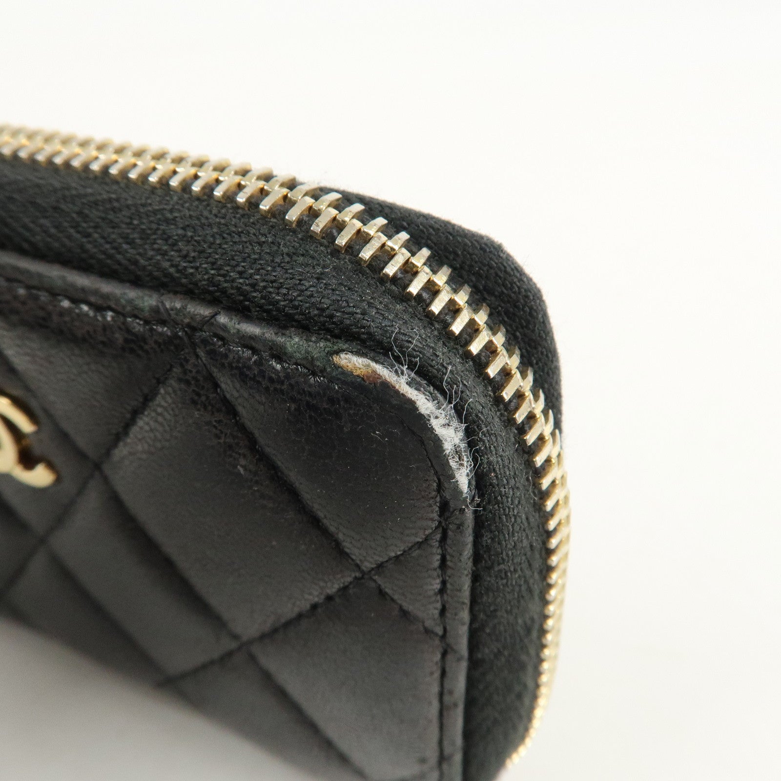 CHANEL Matelasse Lamb Skin Zip Around Coin Case Black A69271 Used
