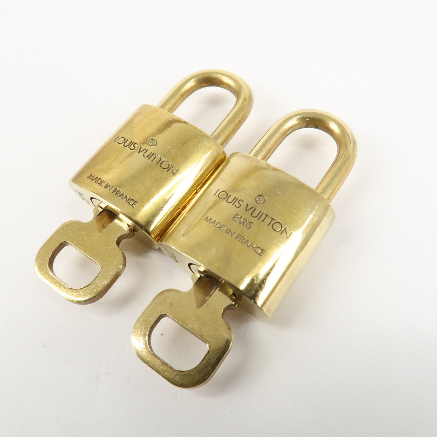 Louis Vuitton Set of 10 Lock & Key Cadena Key Lock Metal Gold