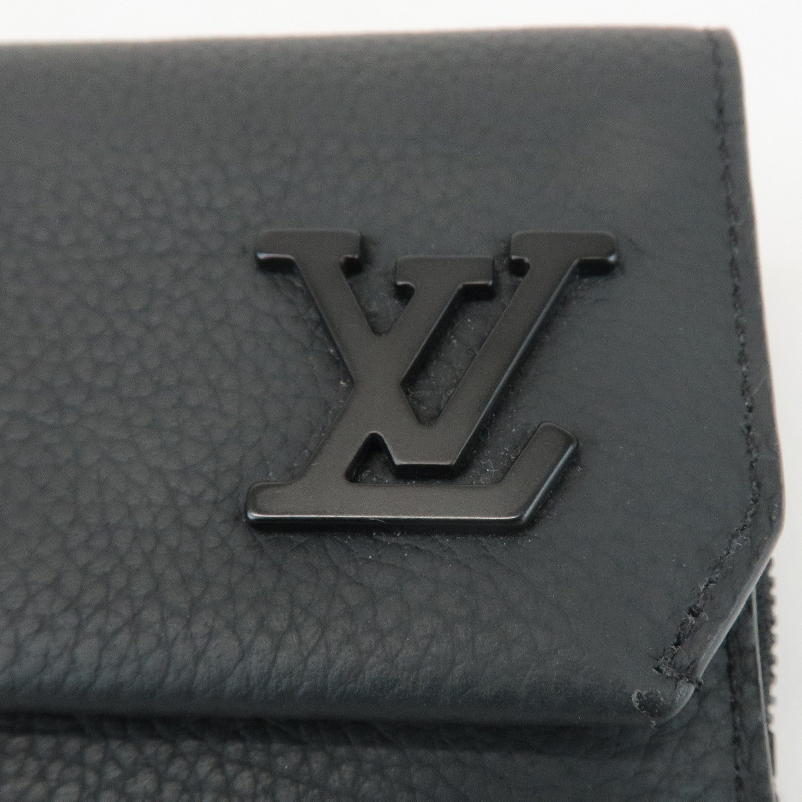 Louis Vuitton Aerogram Portefeuille Pilot Wallet Noir M81740