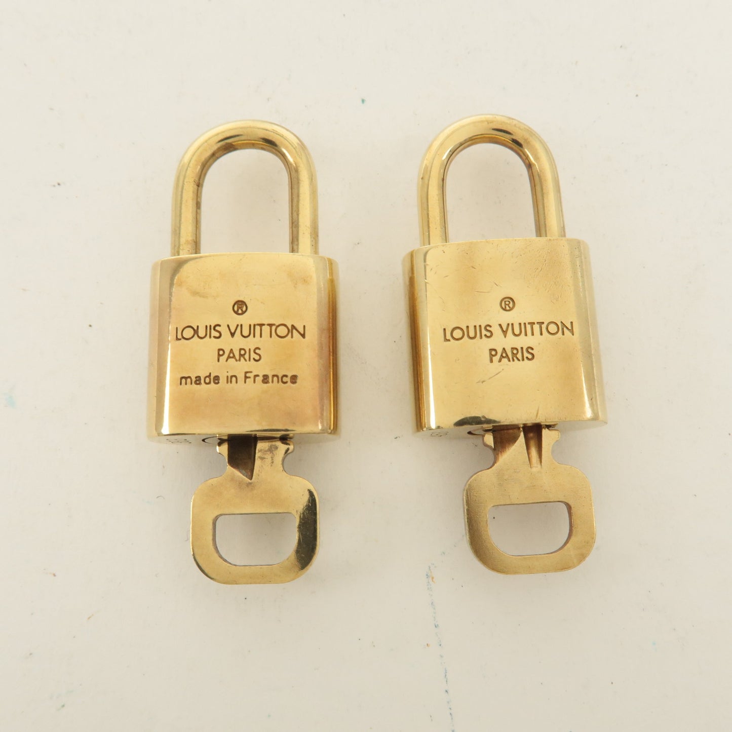 Louis Vuitton Set of 10 Lock & Key Cadena Key Lock Gold